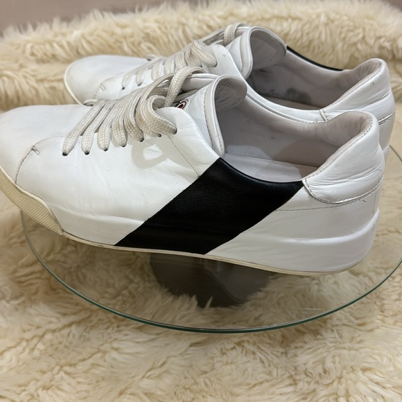 SOLD - Moncler Remi Sneakers for Men - Picture 5 of 10